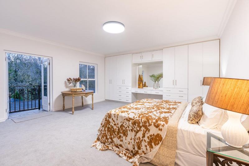 5 Bedroom Property for Sale in Constantia Western Cape